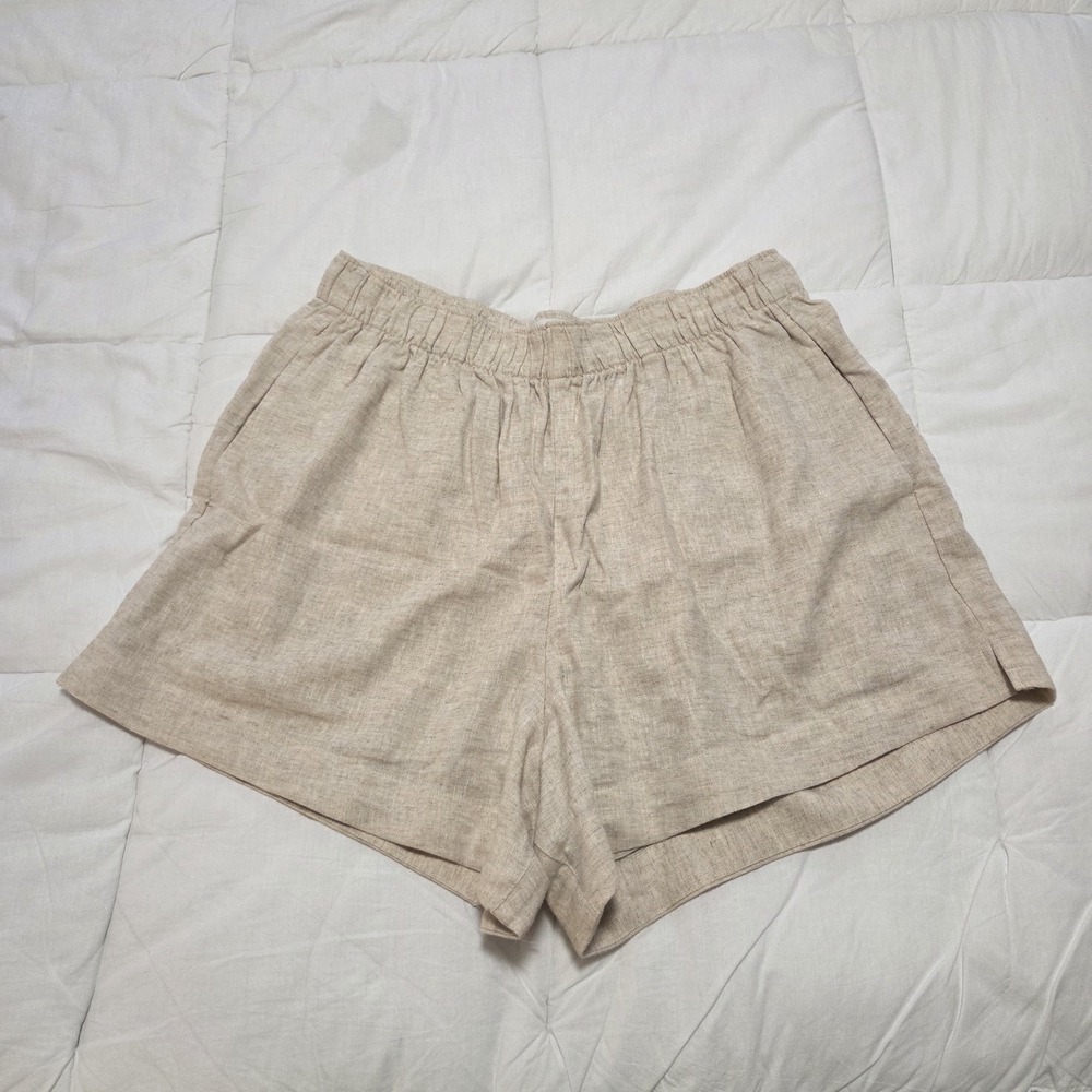 Abercrombie & Fitch Light Tan Women's Shorts